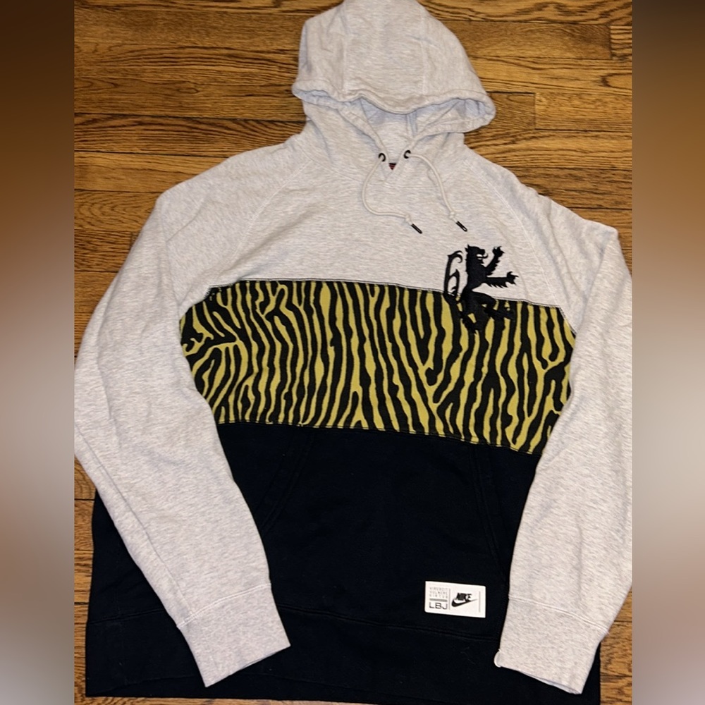 LBJ x NIKE hoodie